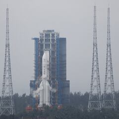 China’s Chang’e-6 probe successfully lands on the far side of the Moon. What is the mission?