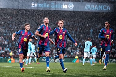 0-1. Robert Lewandowski celebra el primer tanto.