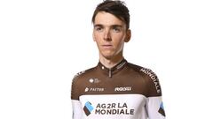 Romain Bardet posa con el maillot de franjas horizontales negra, blanca y azul con el que correr&aacute; el AG2R La Mondiale en 2018.