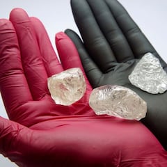 Detenida por gastar el dinero de ayudas COVID en ropa y diamantes