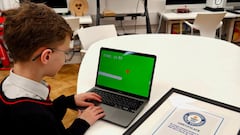 Un niño de 11 años desarrolla un videojuego de 5 fases, llaman a la puerta y son del Record Guinness