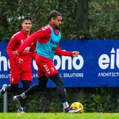 Matheus busca lucirse ante la mirada de Eder Sarabia