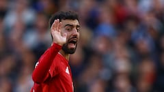 Why is Bruno Fernandes not playing for Manchester United against Fenerbahçe in the Europa League?