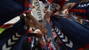 El Baskonia se une al acabar el partido.