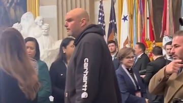 Fetterman shocks with unconventional attire: gym shorts and Carhartt sweatshirt at Trump’s Inauguration