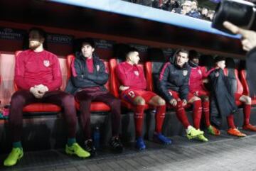 Lucas Hernández en el banquillo.