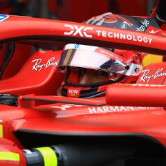 Sainz aprieta a Leclerc