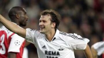 <b>MITO. </b>Strand celebra un gol al Arsenal en la Champions