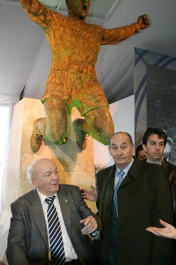 En 2008 Alfredo Di St谷fano y Agust赤n Vega coincidieron en el homenaje a Alfredo Di St谷fano