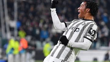 Turin (Italy), 28/02/2023.- Juventus' Juan Cuadrado jubilates after scoring the equalizer during the Italian Serie A soccer match Juventus FC vs Torino FC at the Allianz Stadium in Turin, Italy, 28 February 2023, (Italia) EFE/EPA/ALESSANDRO DI MARCO