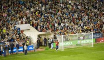 El entrenamiento de la selección española provocó un lleno absoluto en el estadio Carlos Belmonte