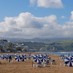 ¿Qué significan las banderas de las playas en España y qué está permitido? Verde, amarillo, rojo, negro...
