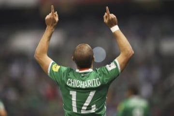 Photo during the action match Mexico vs Costa Rica corresponding the Qualifiers to the FIFA World Cup Russia 2018 at Azteca Stadium. Foto durante el partido Mexico vs Costa Rica correspondiente a las Eliminatorias rumbo a la Copa Mndial de la FIFA Rusia 2018, en el Estadio Azteca, en la foto: Gol Javier Hernandez Mexico 24/03/2017/MEXSPORT/Osvaldo Aguilar