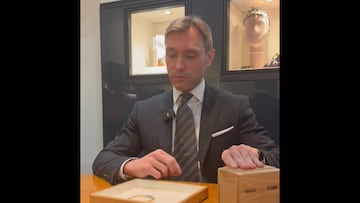 Va a tasar una pulsera de oro de su abuela y se lleva la gran decepción: “¿No puede ser que la máquina esté mal?”