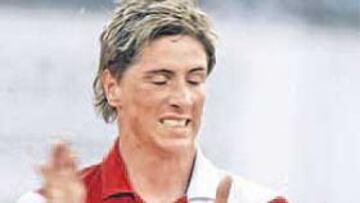 Fernando Torres se lamenta.