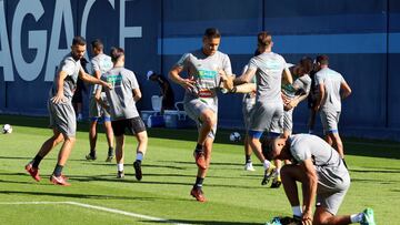 La selecci&oacute;n de Costa Rica en un entrenamiento durante la concentraci&oacute;n que efectuaron en M&aacute;laga durante el pasado noviembre. 