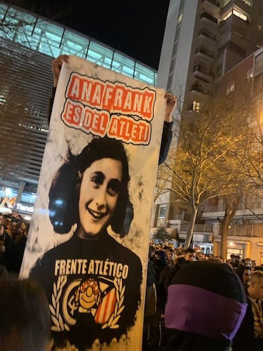 La Policía investiga una pancarta de Ultrasur: “Ana Frank es del Atleti”