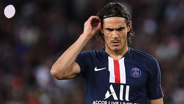 Paris Saint-Germain&#039;s Uruguayan forward Edinson Cavani looks on during the French L1 football match between Paris Saint-Germain (PSG) and Nimes Olympique on August 11, 2019 at the Parc des Princes stadium in Paris. (Photo by FRANCK FIFE / AFP)