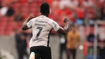 Stiven Mendoza marca el primer gol del Brasileirao 2026 ante el Inter de Borré