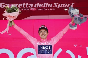 Richard Carapaz es la nueva maglia rosa.