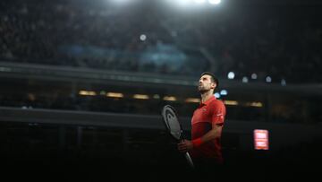 Novak Djokovic, durante su partido contra Lorenzo Musetti en la Philippe-Chatrier de Roland Garros.