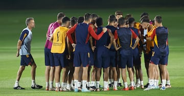 Arenga de los jugadores del combinado español durante el entrenamiento de la selección española.