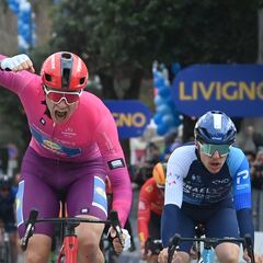 Milan vence en un tremendo esprint y baja a Ayuso del liderato de Tirreno