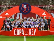 La Real Sociedad tuvo que esperar un año extra para conseguir su segunda Copa del Rey. Un título que entró en la historia por varias razones, entre ellas que era la primera final copera que disputaban Athletic y Real Sociedad y la segunda que era la primera vez que la Copa se disputaba en tres años distintos (2019, 2002 y 2021).