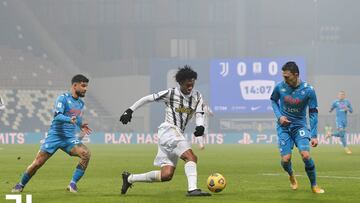 El colombiano sali&oacute; lesioando frente al Napoli por la fecha 22 de la Serie A.