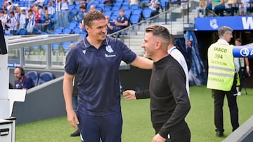 Jon Ansotegi e Iván Ania se saludan en la previa del Real B - Córdoba.