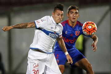 Su debut por la U fue el 30 de julio de 2014 en un partido de Copa Chile, en reemplazo de José Rojas. No tuvo continuidad y fue a préstamo primero a Temuco y ahora a Huachipato.