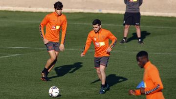 15-03-21 
 ELCHE 
 ENTRENAMIENTO 
 JAVIER VILLAR, VICTOR RODRIGUEZ 