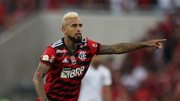 Soccer Football - Brasileiro Championship - Flamengo v Athletico Paranaense - Maracana, Rio de Janeiro, Brazil - August 14, 2022 Flamengo's Arturo Vidal reacts REUTERS/Sergio Moraes