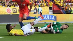 Bravo y Vidal se lesionan y preocupan en la Roja de Pizzi