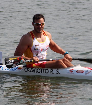 El pirag¨¹ista (35 a?os) aspira a igualar a David Cal como deportista espa?ol con m¨¢s medallas (5), e incluso a superarle si se decidiera a doblar. Tambi¨¦n, a portar la bandera en la ceremonia de inauguraci¨®n, que podr¨ªa compartir con Mireia. Tiene dos oro