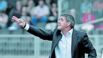 <b>ADIÓS CONFIRMADO. </b>Herrera se despide hoy del que ha sido su banquillo los últimos meses.