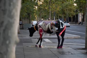 Las esculturas talladas a mano e ilustradas por diferentes artistas ya estn por las calles de Madrid. 