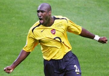 Sol Campbell marcó en la final de la Champions que ganó el Barcelona.