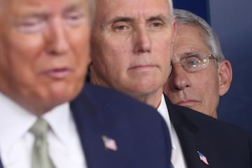 El mandato de Trump se vio marcado por la pandemia de covid-19. Aquí una imagen del entonces director del Instituto Nacional de Alergias y Enfermedades Infecciosas, Anthony Fauci, el vicepresidente Mike Pence y el presidente Trump, durante una de las conferencias diarias sobre el covid.