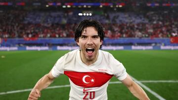 Ferdi Kadioglu celebra la victoria de Turquía ante Austria en los octavos de final de la Eurocopa de Alemania.
