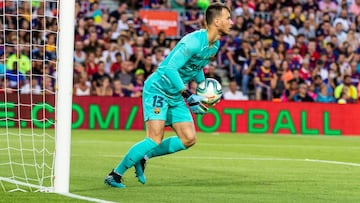 Barcelona: Neto to undergo surgery on Tuesday