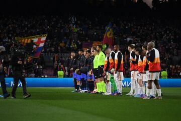 Formaci¨®n de los equipos del Barcelona y Galatasaray.