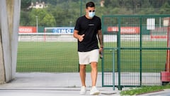 Yuri Berchiche entrando en Lezama.