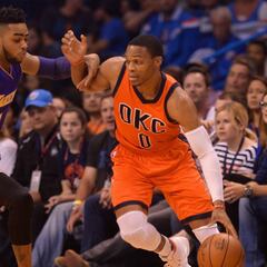 Westbrook (33+12+16) se codea con Jordan, Magic, Bird y LeBron