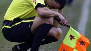 Un asistente, alcanzado por una moneda o un mechero