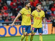Henry Martin celebrate this goal 0-2 with Alejandro Zendejas of America during the Quarter final second leg match between Toluca And America as part of the Liga BBVA MX, Torneo Apertura 2024 at Nemesio Diez Stadium on November 30, 2024 in Toluca, Estado de Mexico, Mexico.