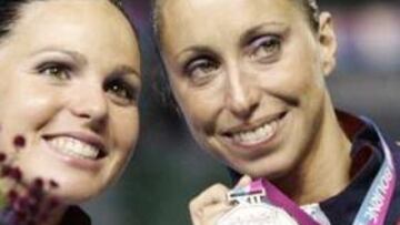 <b>LA SEGUNDA.</b> Segunda medalla para Mengual, primera para Tirados.