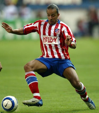 Assinado por Celta de Vigo em 2001 e estava lá até 2004. No Atlético, ele jogou entre 2004 e 2008.