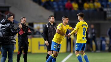 Perrone y Loiodice cambian sus cromos