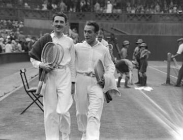 Pareja de dobles para Wimbledon formada por Jacques Brugnon (izquierda) y Henri Cochet.